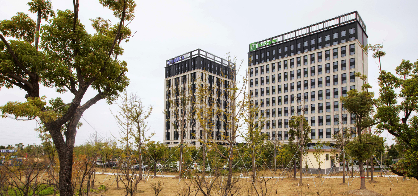 确认集团旗下基金投资的地产项目将落户于上海金山，一个极具潜力的发展区域。规划物流供应链，智能自动化仓储。